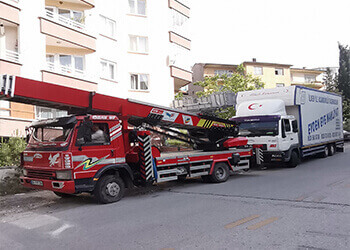 Nakliye aracımız ve asansörlü aracımız